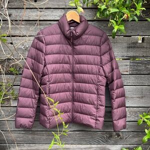 Uniqlo Ultralight Zip Front Quilted Nylon Jacket in Plum - Size L